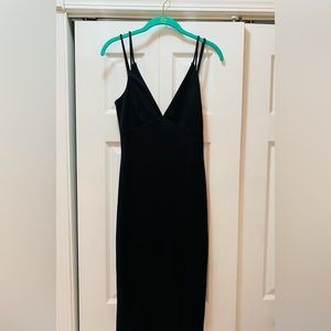 Discovery black dress
